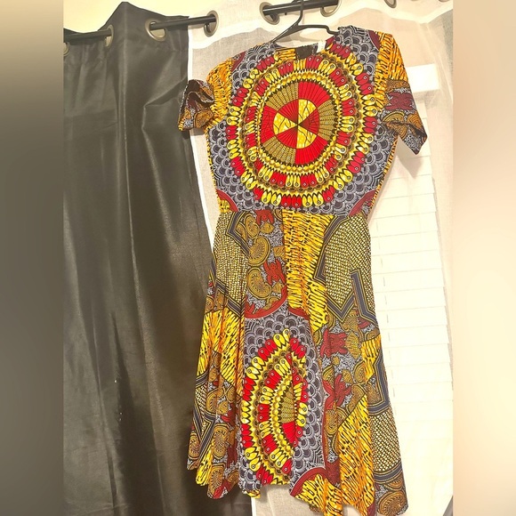 African Print Dress - Picture 4 of 8
